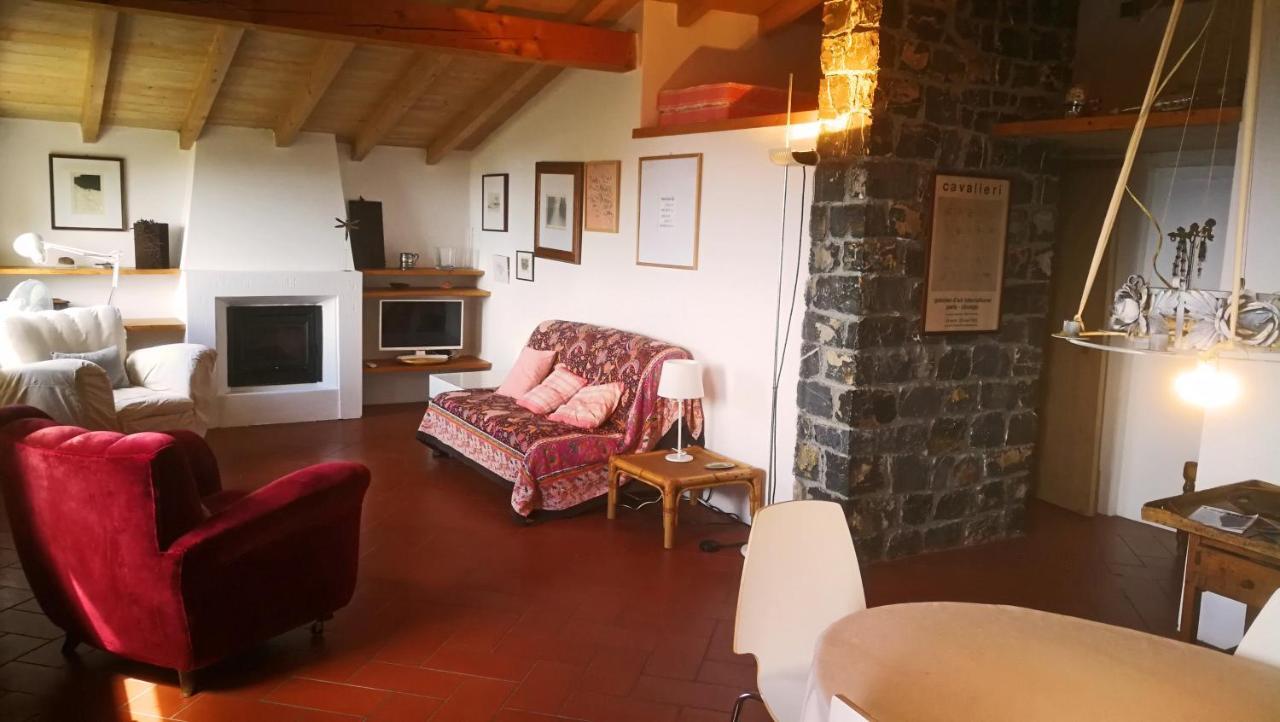 Cottage La Casa Del Pittore Reggimonti 外观 照片