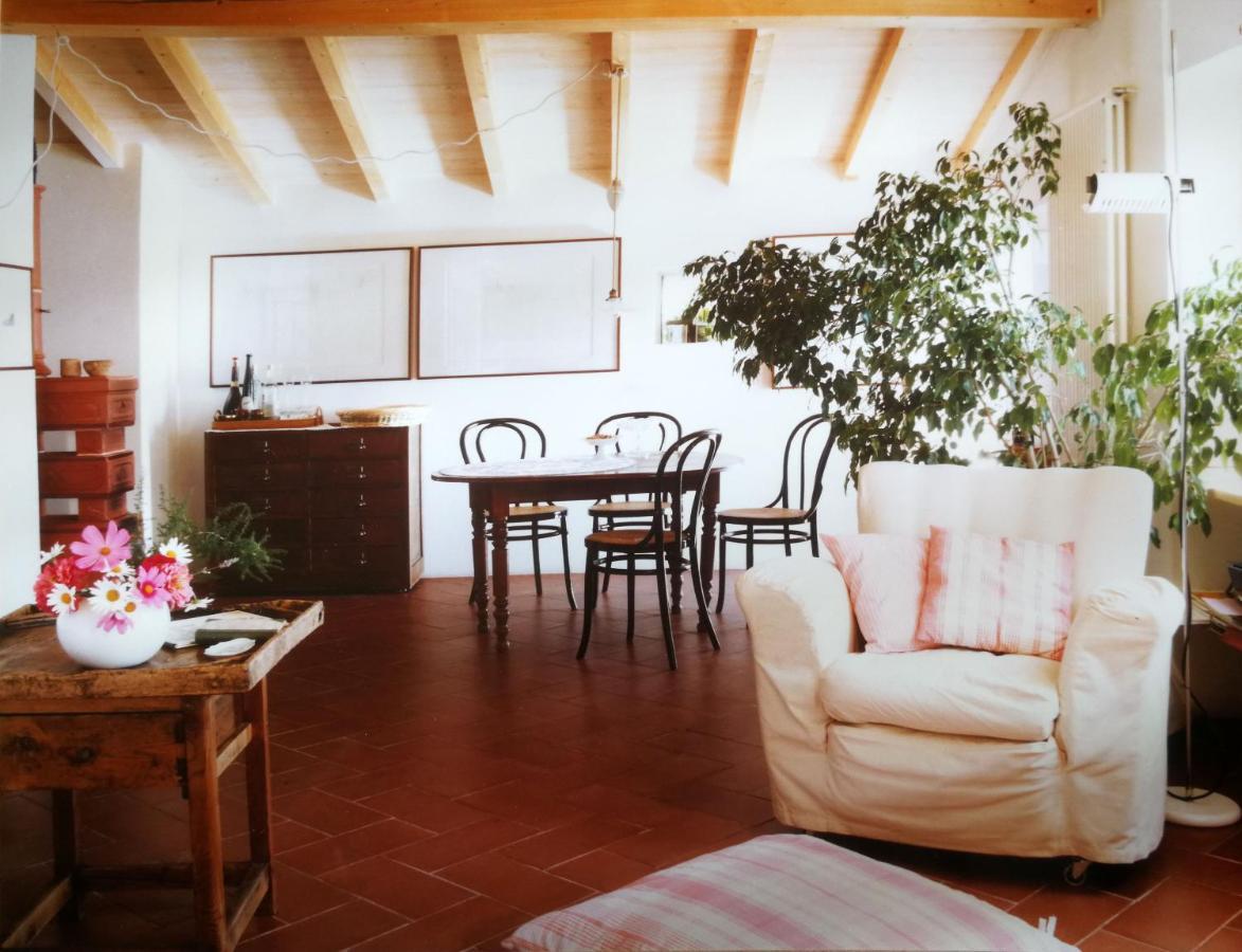 Cottage La Casa Del Pittore Reggimonti 外观 照片